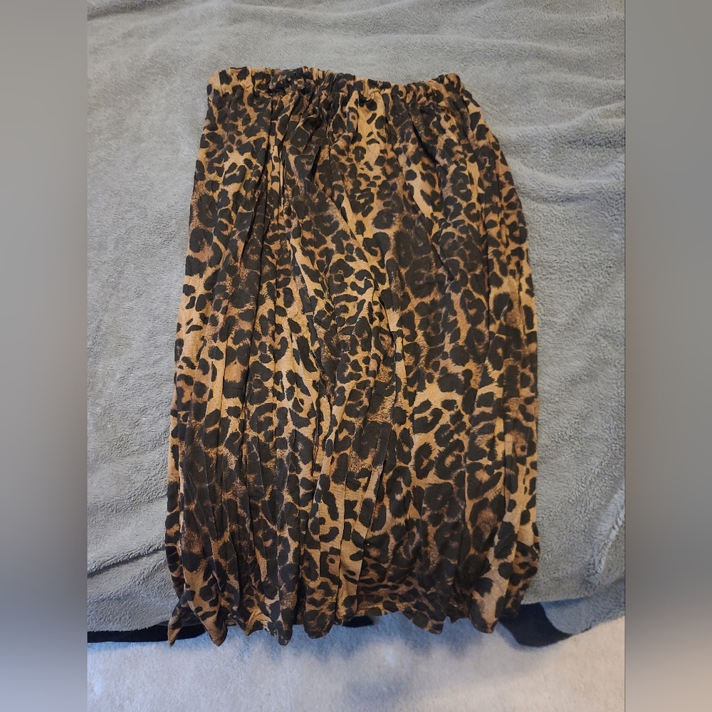 Leopard print skirt